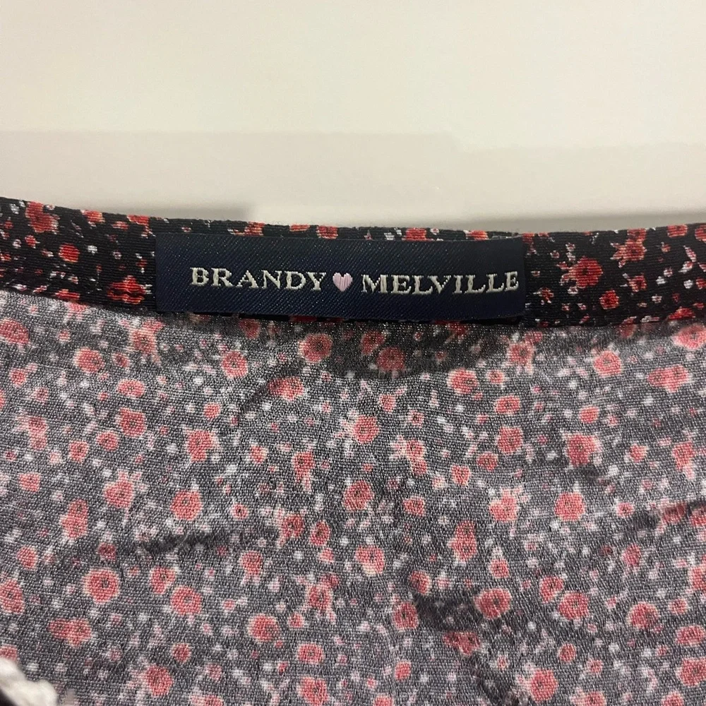 Floral Button Tank - Picture 2 of 4